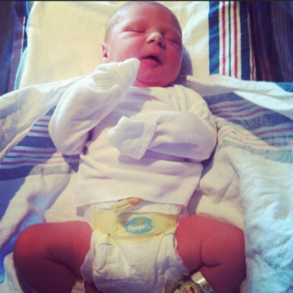 MEET YOUR POSHER 🔥🔥🔥 - Picture 5 of 14